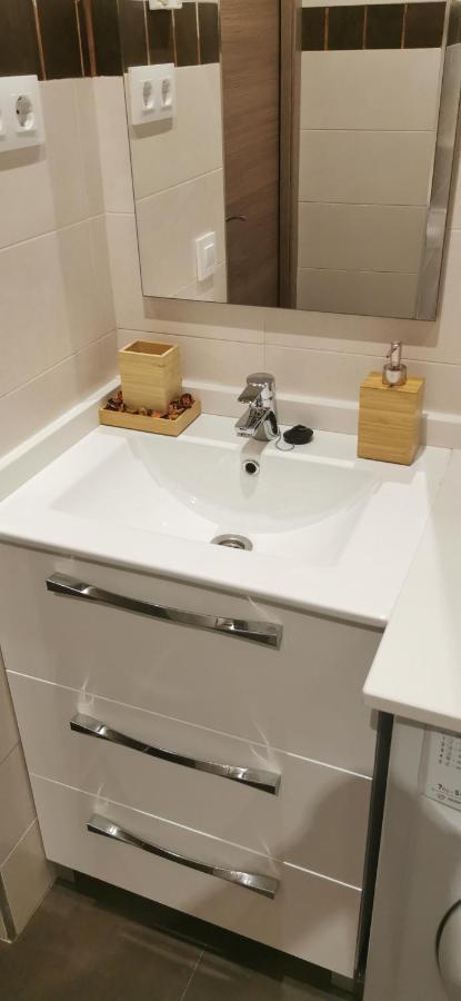 Madrid Piruli Home- Cozy Apartment With Nice Patio ภายนอก รูปภาพ
